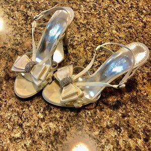 〰️🎁〰️CHRISTMAS $ 2Day ONLY 12/23/25 Michael Angelo heels